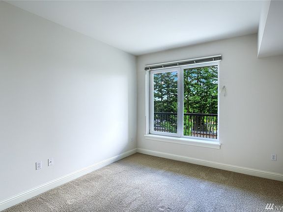 4th image of 18707 SE Newport Way APT 104