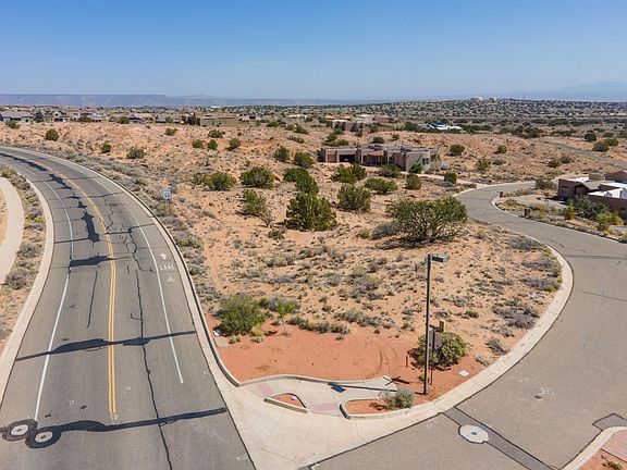 5th image of 2402 Desert Zinnia Rd NE