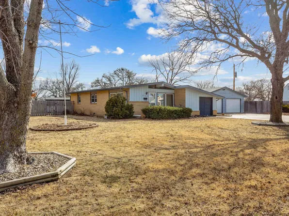 201 N Ward Pkwy, Haysville, KS 67060