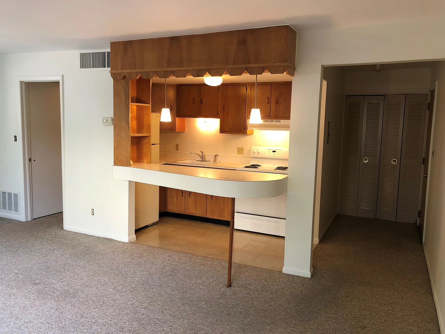 Studio, 500 sqft, $700 — Photo 2