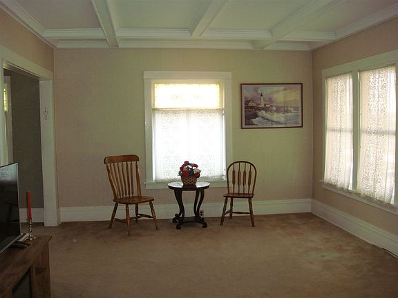 3rd image of 209 Jay St