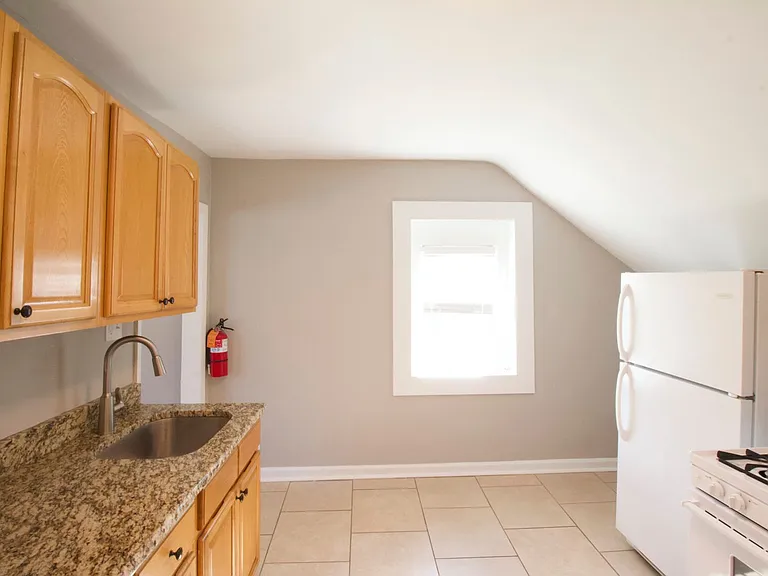 117 Chestnut St #E — Photo 4