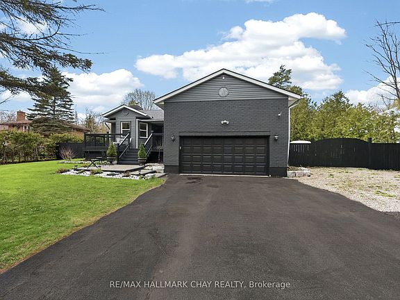 2nd image of 2330 Lakeshore Rd E