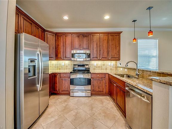 2nd image of 10470 Spruce Pine Ct