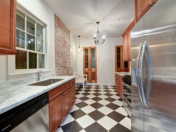 2nd image of 735 Saint James St