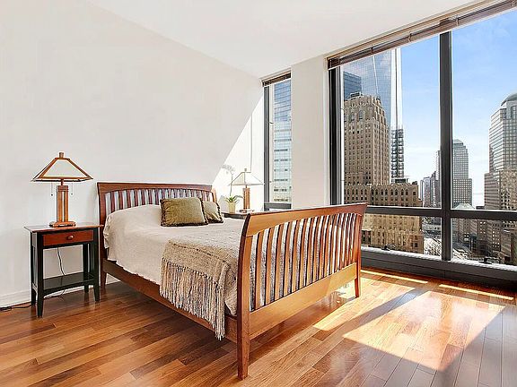 5th image of 101 Warren St APT 2640