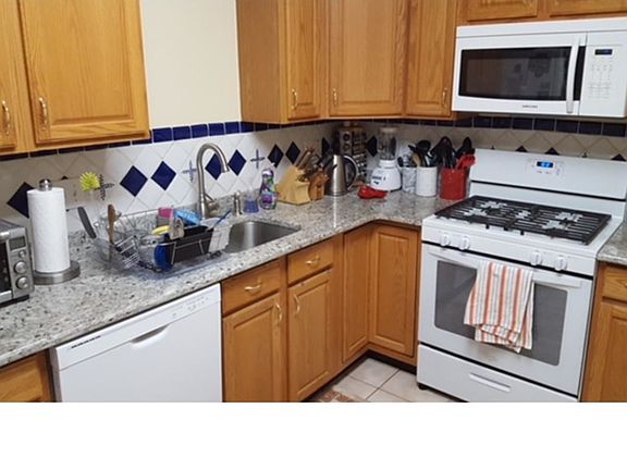 3rd image of 16 Normandy Dr #1604