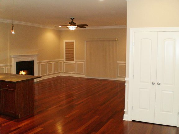 4th image of 6835 S Cornell Ave APT 4S