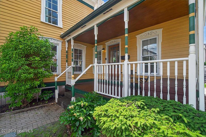 3rd image of 118 Washington Street