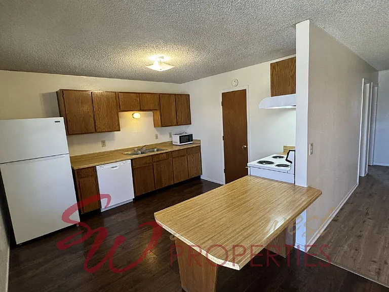 1387 W McNeill St #7 — Photo 5