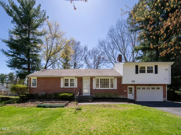 141 Birchwood Drive, Schenectady, NY 12303