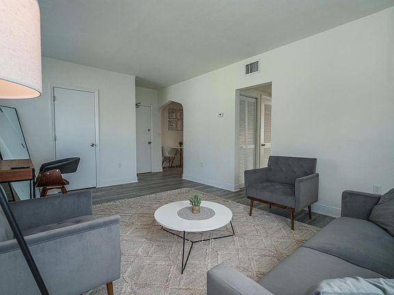 4th image of 1007 Bay Dr Unit 201-1007-2
