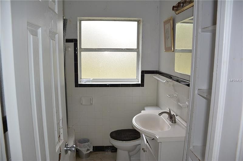 2nd image of 5872 Camellia Dr