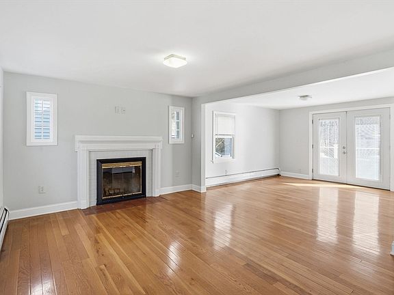4th image of 153 Elm St