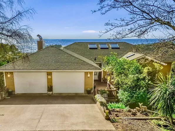 407 King St, Yachats, OR 97498