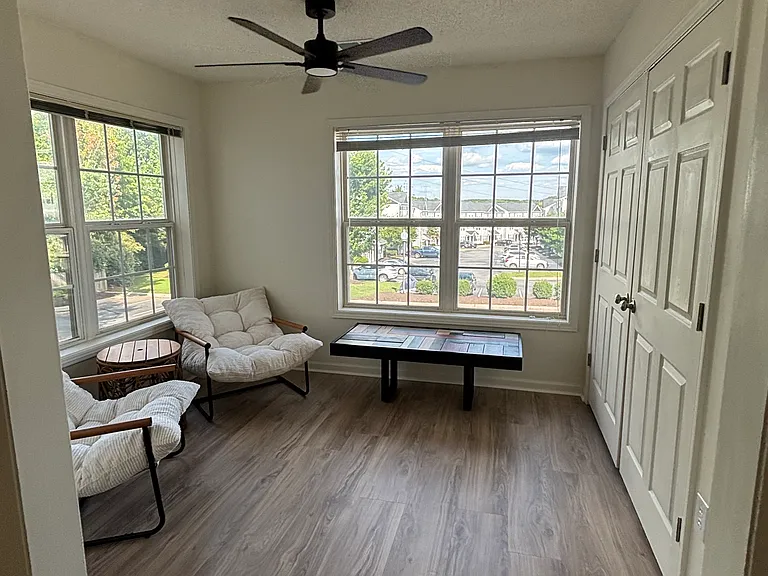 182 University Village Dr #E — Photo 13