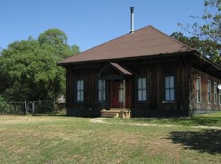 100 Beech St, Calvert, TX 77837