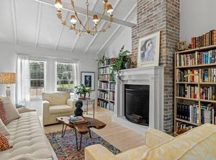 40 Highlands Dr, Southampton, NY 11968