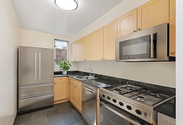 1st image of 308 E 38th St APT 8E