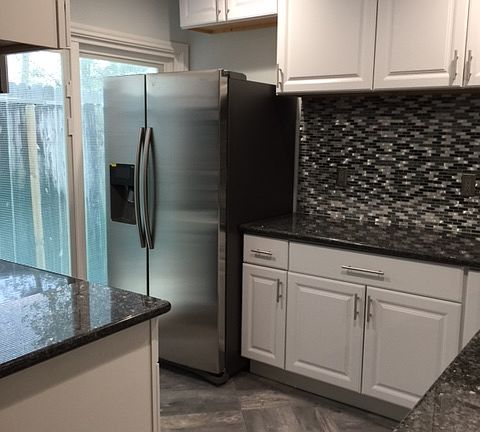 2nd image of 5002 Glenmont Dr