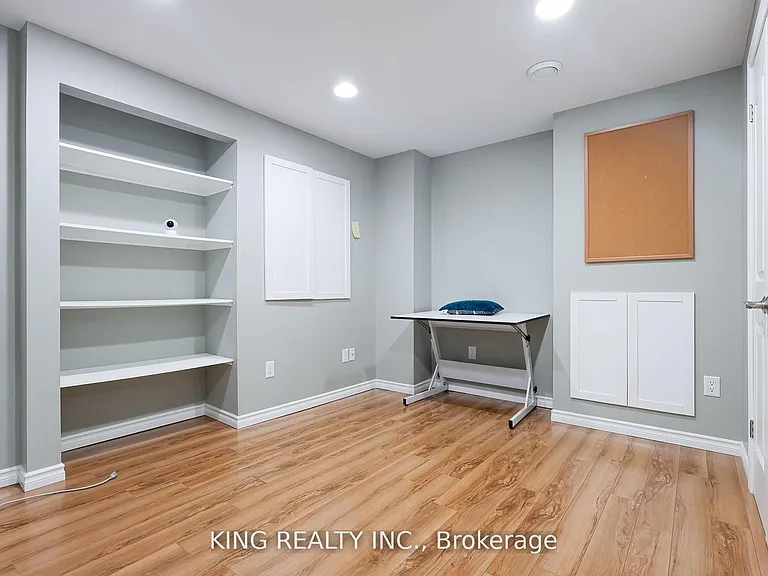 1223 Coronation Dr — Photo 41