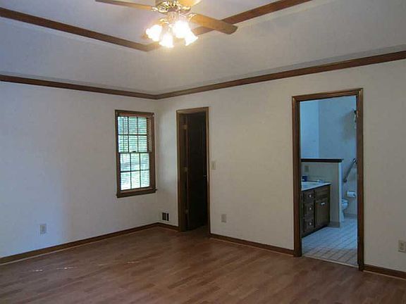 4th image of 573 Clubland Cir SE