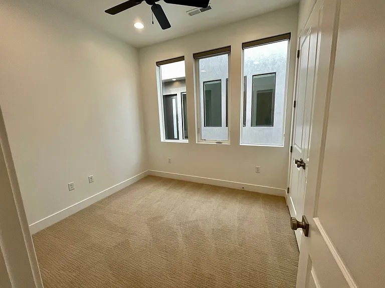 2818 E Church Oak Dr — Photo 16