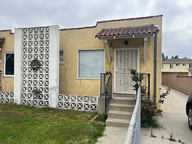 1st image of 7106 Hood Ave #B