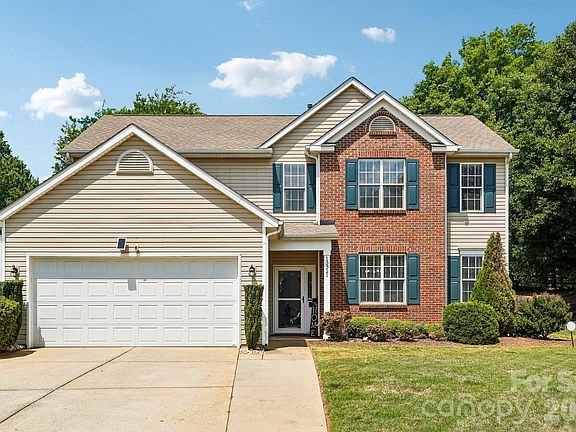 3rd image of 13321 Emerald Branch Ln