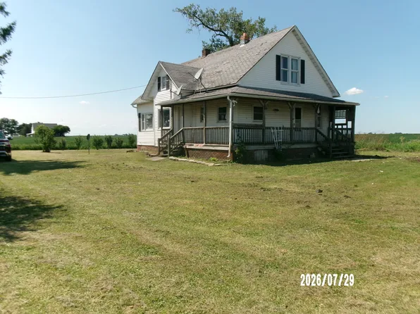 1588 E 1400 North Rd, Crescent City, IL 60928