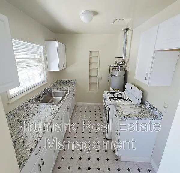 919 N Glendale Ave #12 — Photo 12