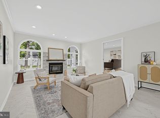 6 Bunning Dr, Voorhees, NJ 08043