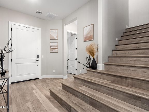 4th image of 21186 W HILLCREST Boulevard
