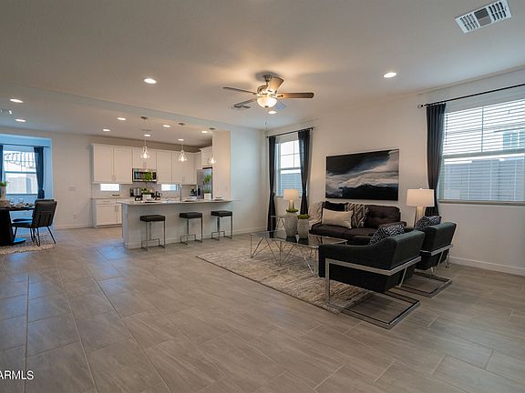 5th image of 102 E Teakwood Dr