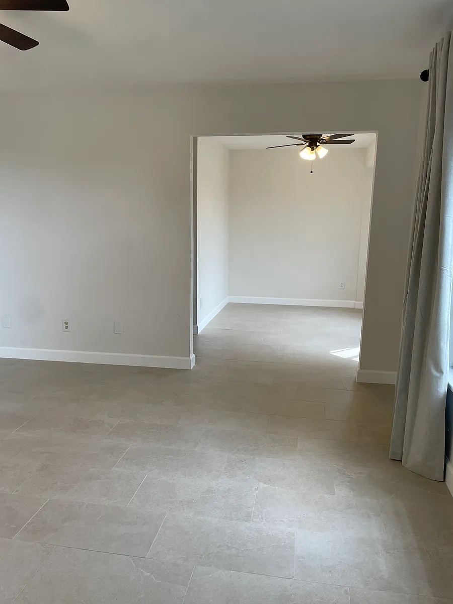 Building Photo - 709 Quetzal St #4