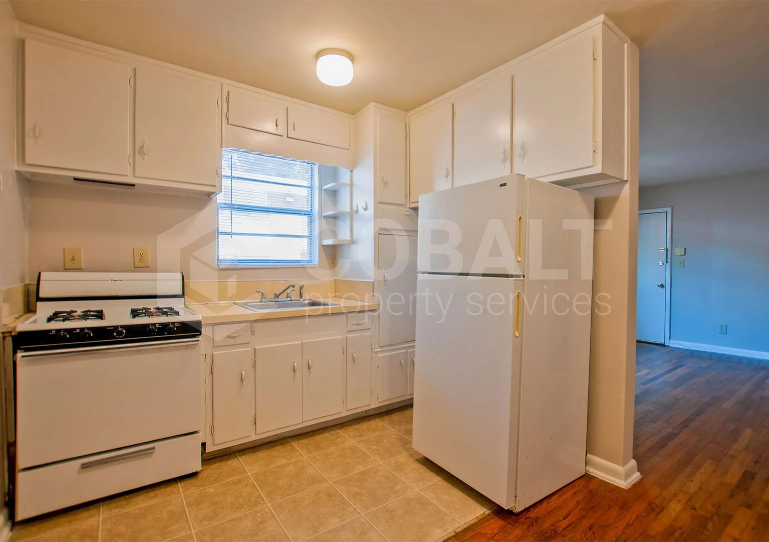 1 bed, 1.0 bath, 700 sqft, $1,175 — Photo 2
