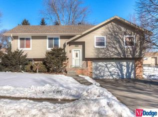 1102 Buckboard Blvd, Papillion, NE 68046