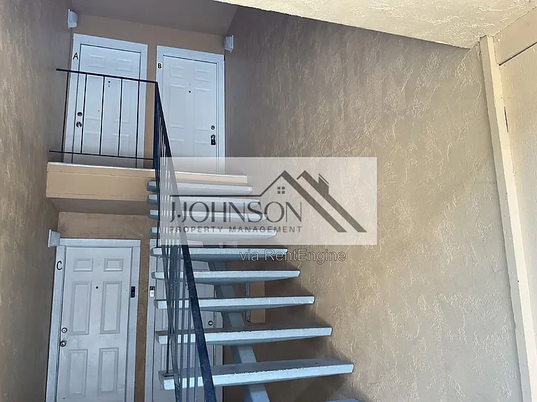 1536 Lincoln Blvd #B — Photo 2