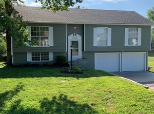 3236 SE Arbor Dr, Topeka, KS 66605