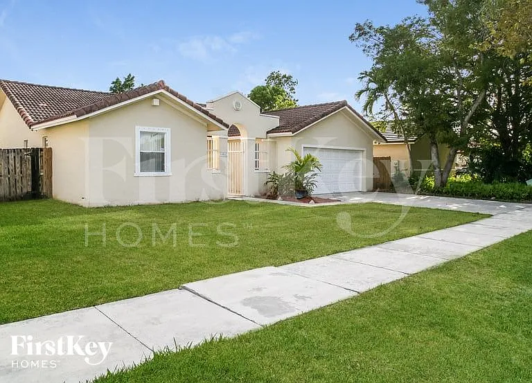 14842 SW 171st Ter — Photo 1