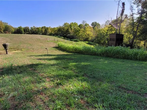 Gilmore Rd SE, Gnadenhutten, OH 44629