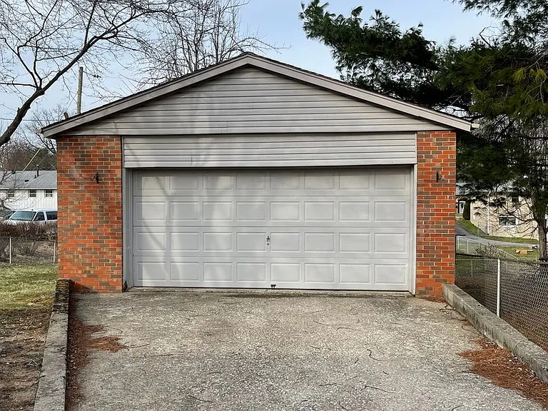 305 Harvard Dr — Photo 20