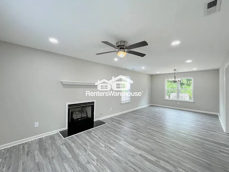 1054 Ivaloo St — Photo 4