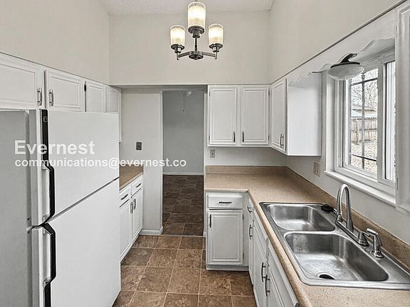 4th image of 4660 Anjelina Cir N