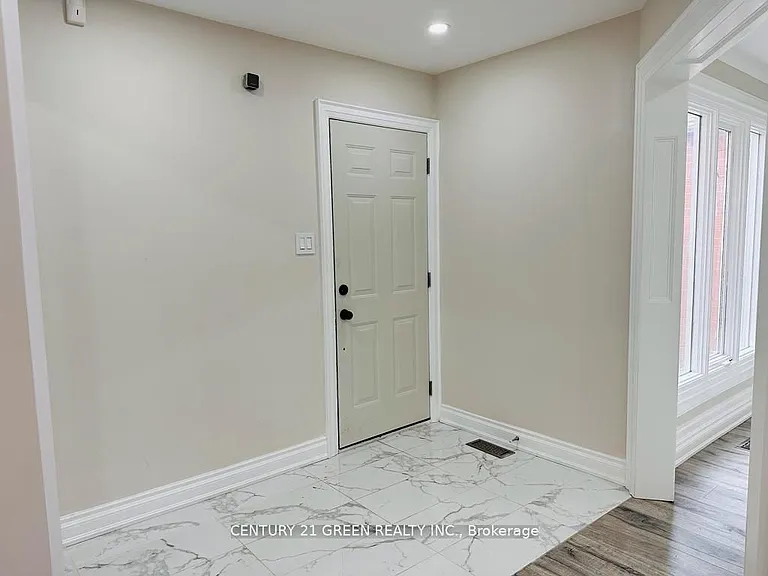 24 Sullivan Dr — Photo 6