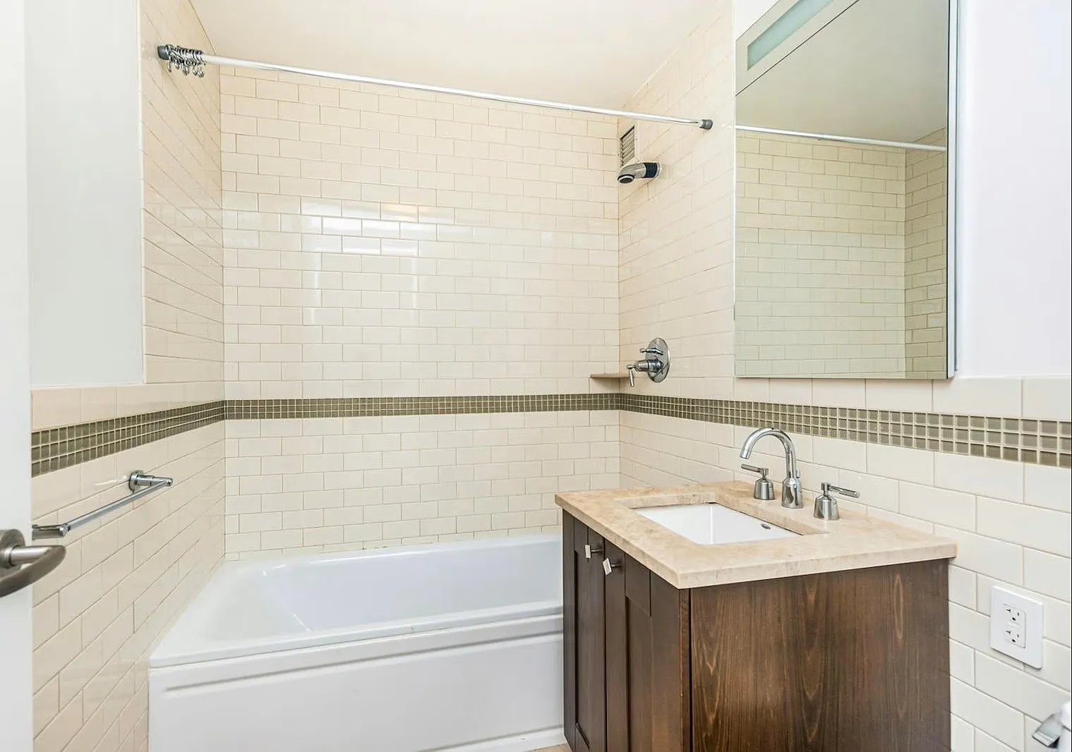 Studio, 500 sqft, $1,654 — Photo 4