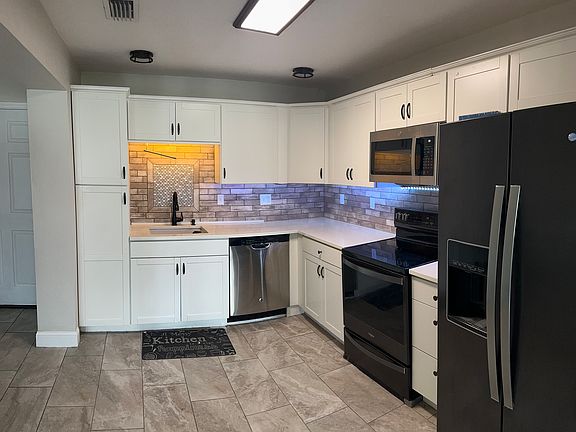 4th image of 4513 Goddard Ave