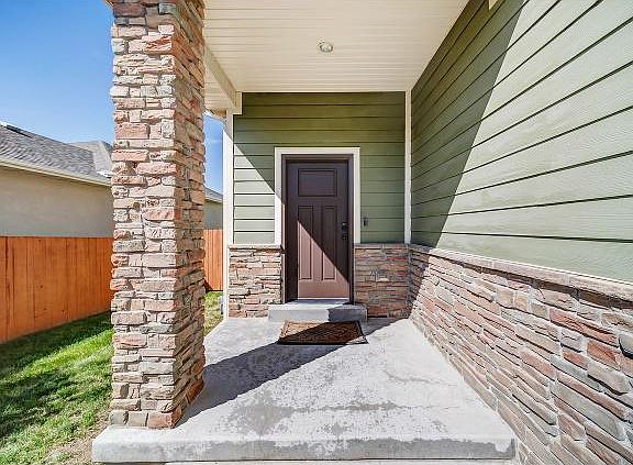 2nd image of 4011 N Heatherfield Ln