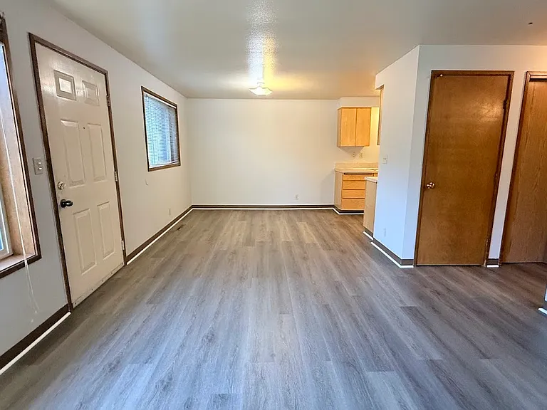 3709 NE 44th St #B — Photo 3