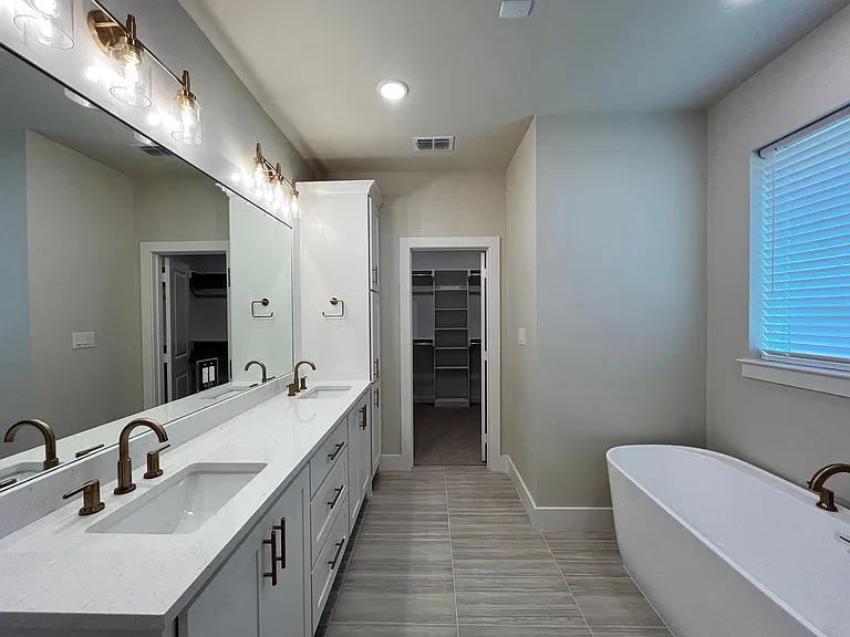 7123 Alexander Dr — Photo 24